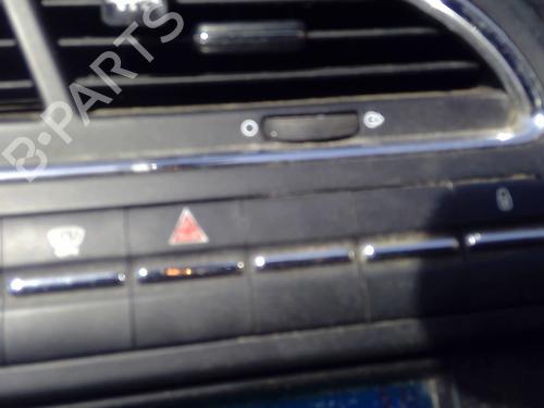 Used Warning switch PEUGEOT 5008 (0U_, 0E_) 2.0 HDi 150 / BlueHDi 150 (150 hp) 26293994