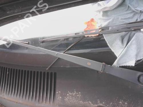 Used Front windshield wiper arm FIAT PUNTO (176_) 60 1.2 (176AP, 176AR, 176AQ, 176BB) (60 hp) 29845523