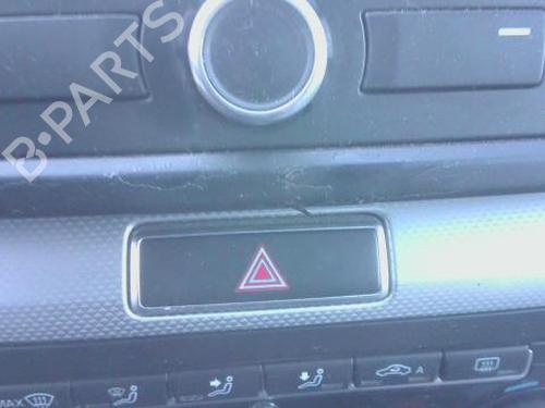 Pulsante luci di emergenza VW SHARAN (7N1, 7N2) 2.0 TDI (177 hp) 30600212