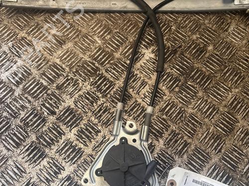 Used Front right window mechanism Front right window mechanism CITROËN SAXO (S0, S1) 1.4 VTS (75 hp) 35965228 35965228