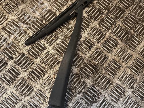rear-windshield-wiper-arm-toyota-aygo-_b1_-2005-2006-2007-2008-2009-2010-2011-2012-2013-2014-36475470 main image