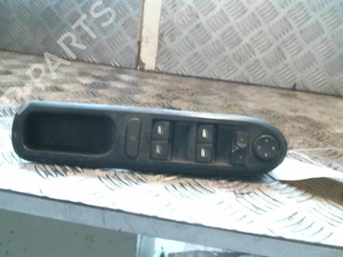 Kombi Kontakt / Stilkkontakt PEUGEOT 407 (6D_) 2.0 HDi 135 (6DRHRH, 6DRHRE, 6DRHRG, 6DRHRJ) (136 hp) 22039944