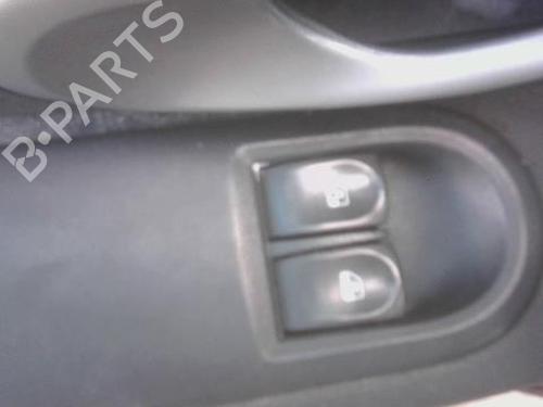 switch-renault-clio-iii-br01-cr01-2005-2006-2007-2008-2009-2010-2011-2012-2013-2014-39473762 main image