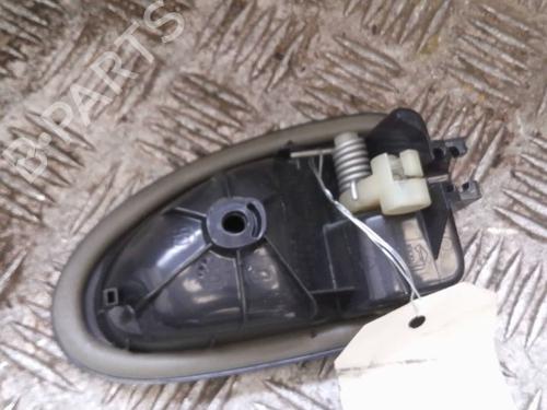 Used Front left interior door handle RENAULT CLIO II (BB_, CB_) 1.4 16V (B/CB0P, BB13) (98 hp) 23905617