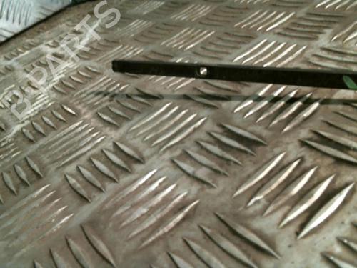 Used Front windshield wiper arm RENAULT CLIO III (BR0/1, CR0/1) 1.5 dCi (C/BR0G, C/BR1G) (68 hp) 22038674