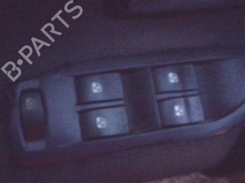 Używane Przełącznik RENAULT LAGUNA II (BG0/1_) 1.9 dCi (BG1A, BG1W, BG0G) (110 hp) 30941887