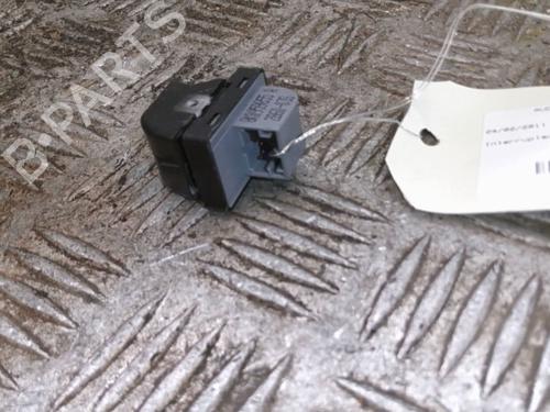 Used Right rear window switch Right rear window switch AUDI A4 B8 (8K2) 2.0 TDI (143 hp) 23799625 23799625