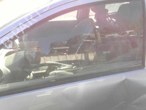 Dørrute ventre foran RENAULT TWINGO II (CN0_) 1.2 16V (CN04, CN0B) (75 hp) 27336643