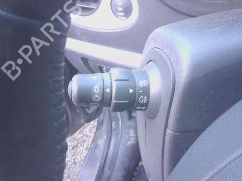 Used Switch Switch RENAULT CLIO III (BR0/1, CR0/1) 1.5 dCi (C/BR0G, C/BR1G) (68 hp) 33181951 33181951