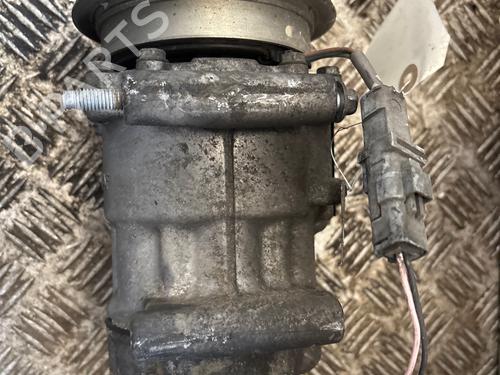 Used AC compressor AC compressor RENAULT CLIO III (BR0/1, CR0/1) 1.5 dCi (BR17, CR17) (86 hp) 33118679 33118679