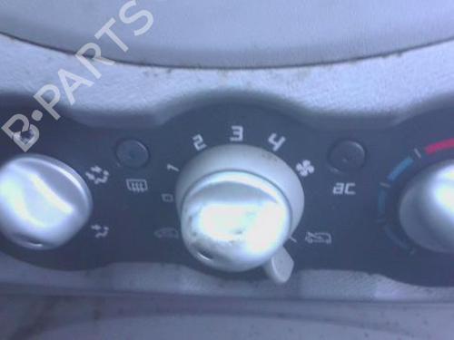 Used Climate control RENAULT TWINGO II (CN0_) 1.5 dCi (CN0E) (64 hp) 30572395