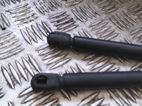 tailgate-lift-support-vw-polo-6n2-1999-2000-2001-26430481 main image