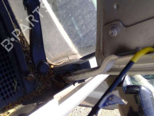 Used Hinge/Door check strap RENAULT CLIO III (BR0/1, CR0/1) 1.5 dCi (C/BR0G, C/BR1G) (68 hp) 26049560