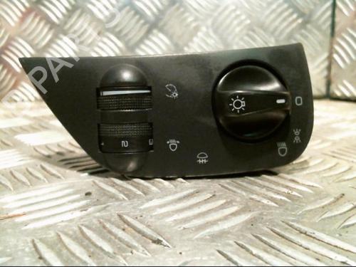 Used Headlight switch VW POLO III (6N1) 60 1.4 (60 hp) 22070746