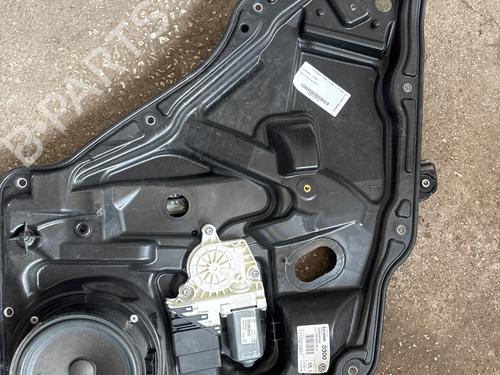 Elevador vidro trás esquerdo Elevador vidro trás esquerdo VW TIGUAN (5N_) 2.0 TDI (140 hp) 33859122 33859122