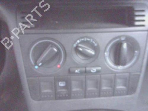Used Climate control VW POLO (6N2) 1.4 16V (75 hp) 31070756