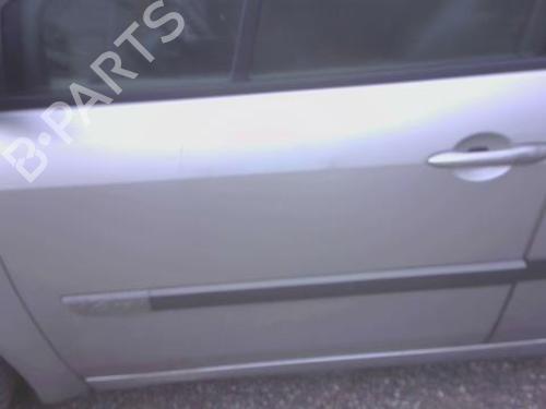 Used Left front door RENAULT SCÉNIC II (JM0/1_) 1.6 (JM0C, JM0J, JM1B) (113 hp) 31802209