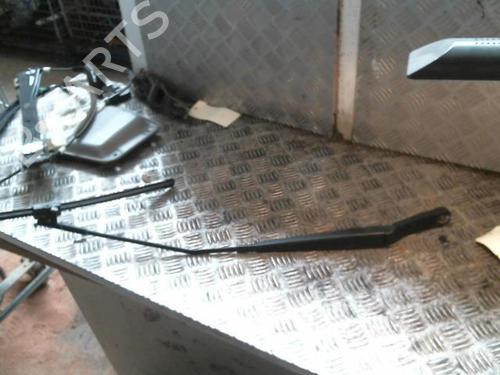 Used Front windshield wiper arm VW GOLF V (1K1) 1.9 TDI (105 hp) 22048003