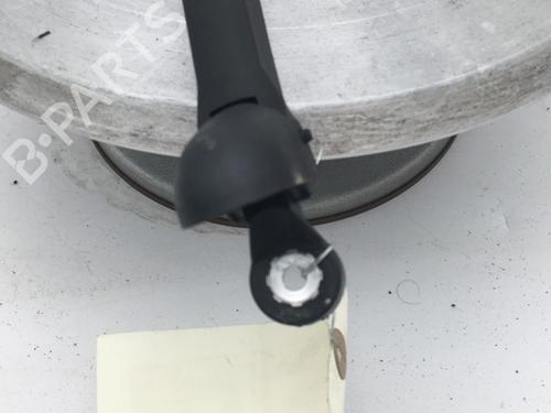 Used Front windshield wiper arm Front windshield wiper arm 32108547 32108547