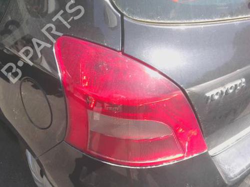 Venstre baglygte Venstre baglygte TOYOTA YARIS (_P9_) 1.3 VVT-i (SCP90_, SCP90R) (87 hp) 36693607 36693607