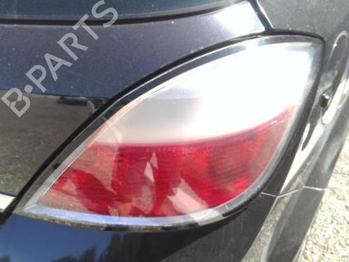 Højre baglygte OPEL ASTRA H (A04) 1.9 CDTI (L48) (150 hp) 27495442