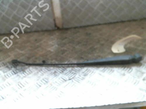 Used Front windshield wiper arm FORD FIESTA III (GFJ) 1.8 D (60 hp) 22047909