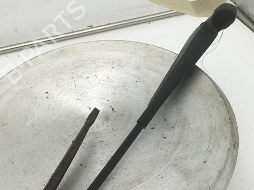 front-windshield-wiper-arm-ford-fiesta-iv-ja_-jb_-1995-1996-1997-1998-1999-2000-2001-2002-2003-2004-2005-2006-31595902 main image