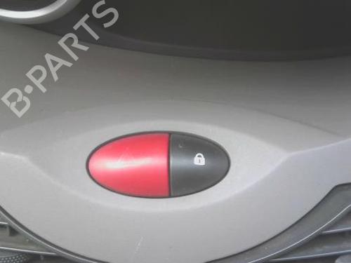 Used Warning switch RENAULT TWINGO II (CN0_) 1.5 dCi (CN0E) (64 hp) 32525025