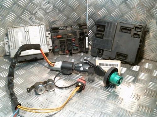 Used Electronic module CITROËN XSARA (N1) 1.4 i (75 hp) 22071006
