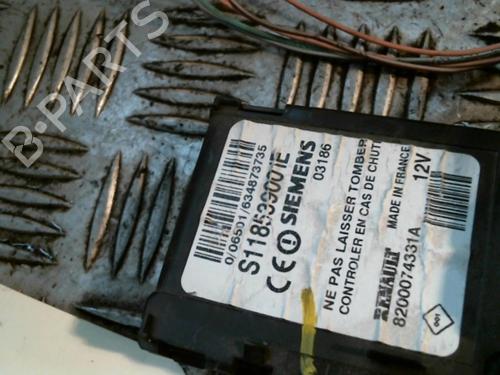 Used Card reader RENAULT MEGANE II (BM0/1_, CM0/1_) 1.9 dCi (BM0G, CM0G) (120 hp) 22038798