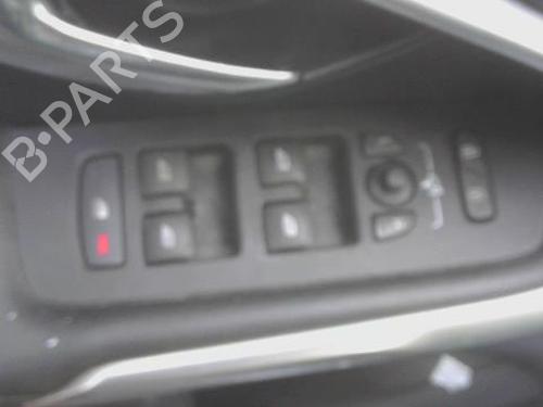 Used Switch VOLVO V40 Hatchback (525) D2 (114 hp) 29323377