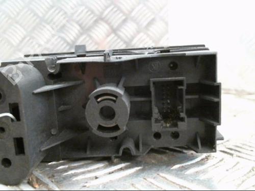 Used Headlight switch Headlight switch OPEL MERIVA A MPV (X03) 1.7 CDTI (E75) (125 hp) 22035887 22035887