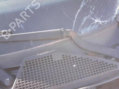 Used Front windshield wiper arm RENAULT TWINGO III (BCM_, BCA_) 0.9 TCe 90 (BCM9, BCM2) (90 hp) 28622456