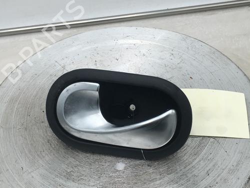 Used Front left interior door handle RENAULT TWINGO III (BCM_, BCA_) 1.0 SCe 70 (BCMB) (69 hp) 31170677