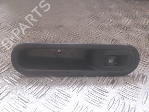 Used Right front window switch Right front window switch RENAULT TWINGO III (BCM_, BCA_) 0.9 TCe 90 (BCM9, BCM2) (90 hp) 28622492 28622492