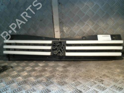 Used Grille PEUGEOT 205 II (20A/C) 1.7 Diesel (60 hp) 20988685