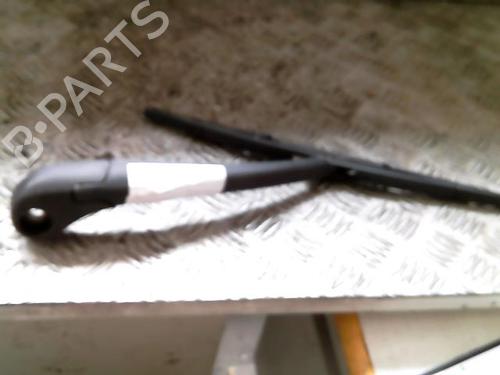 Used Rear windshield wiper arm RENAULT CLIO III (BR0/1, CR0/1) 1.5 dCi (BR17, CR17) (86 hp) 20988450