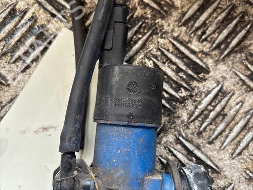 washer-pump-renault-clio-iii-br01-cr01-2005-2006-2007-2008-2009-2010-2011-2012-2013-2014-35988983 main image