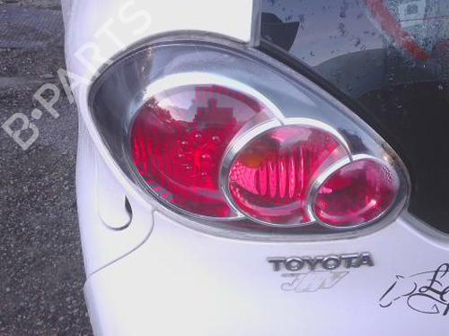 Używane Lampa tylna lewa TOYOTA AYGO (_B1_) 1.0 (KGB10_, KGB10R) (68 hp) 30457921