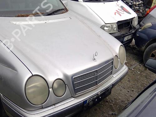 Right taillight MERCEDES-BENZ E-CLASS (W210) E 220 CDI (210.006) | BP22038629C35 