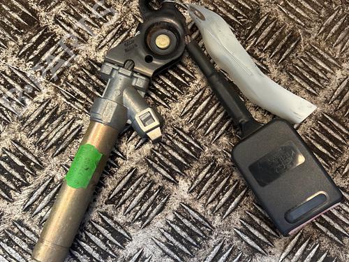 Used Front left belt tensioner Front left belt tensioner CITROËN SAXO (S0, S1) [1996-2004] 36098700 36098700