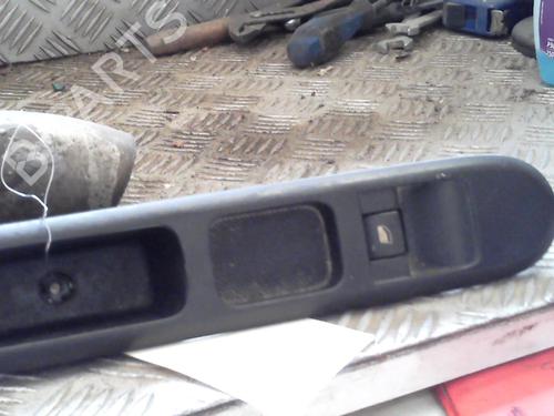 Used Right front window switch PEUGEOT 5008 (0U_, 0E_) 2.0 HDi (163 hp) 20997269