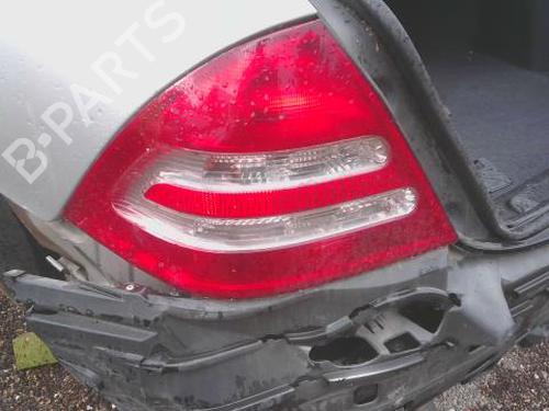 Venstre baglygte MERCEDES-BENZ C-CLASS (W203) C 200 CDI (203.004) (116 hp) 28382466