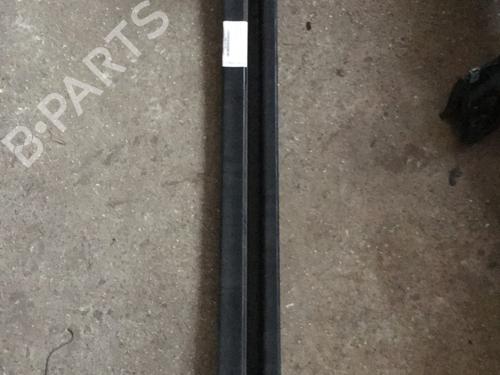Used Front bumper reinforcement Front bumper reinforcement 32207349 32207349