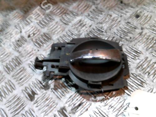 Venstre foran invendig håndtak CITROËN C2 (JM_) 1.1 (60 hp) 20987607