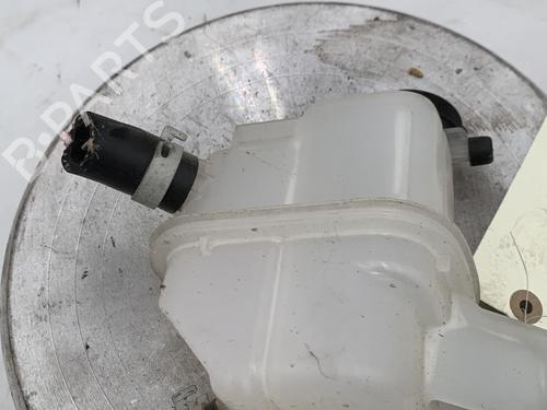 expansion-tank-toyota-yaris-cross-mxp_-2020-37748148 main image