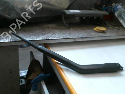Braço escova traseiro RENAULT CLIO I (B/C57_, 5/357_) 1.2 (5/357Y, 5/357K) (58 hp) 30892144
