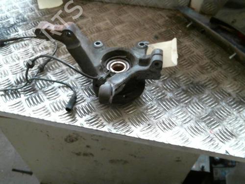 Used Left front steering knuckle NISSAN MICRA III (K12) 1.2 16V (80 hp) 20999893
