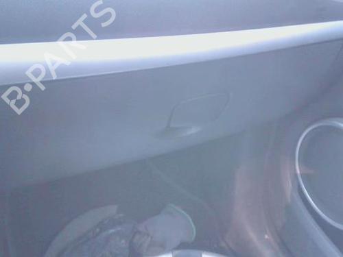 Used Glove box Glove box RENAULT CLIO III (BR0/1, CR0/1) 1.5 dCi (C/BR0G, C/BR1G) (68 hp) 33181956 33181956