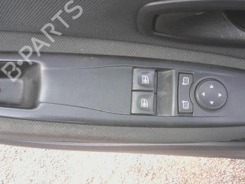 Used Switch Switch RENAULT SCÉNIC III (JZ0/1_) 1.5 dCi (110 hp) 29043646 29043646